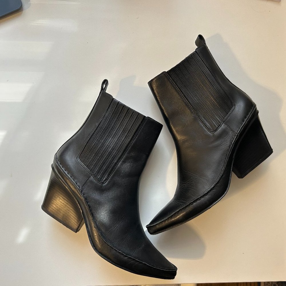 Tory Burch Lila Chelsea Genuine Leather Western Ankle Booties (Size 8.5)